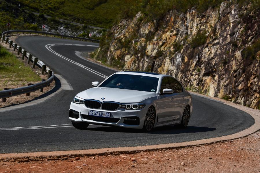  BMW 520d Sedan M Sport 2017 года  (ZA) (фото 2 из 23)